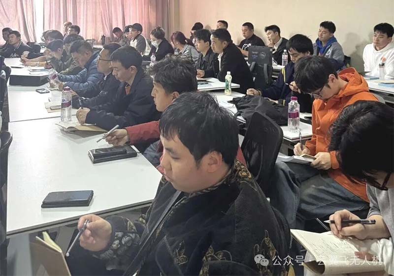 芸翼飞无人机执照培训:理论教学现场 芸翼飞无人机执照培训:理论教学现场