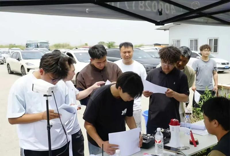 芸翼飞无人机CAAC执照培训基地报名现场 芸翼飞无人机CAAC执照培训基地报名现场